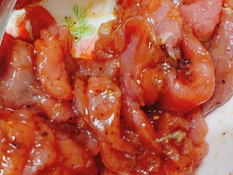 Hovädzie mäso restované s čerstvou cibuľkou krok 5