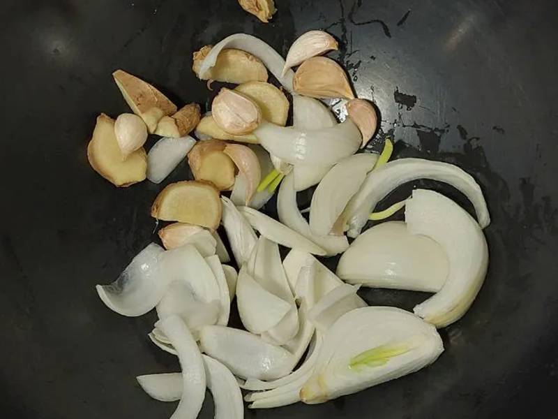 Recept na tradičnú vietnamskú kuraciu polievku krok 2