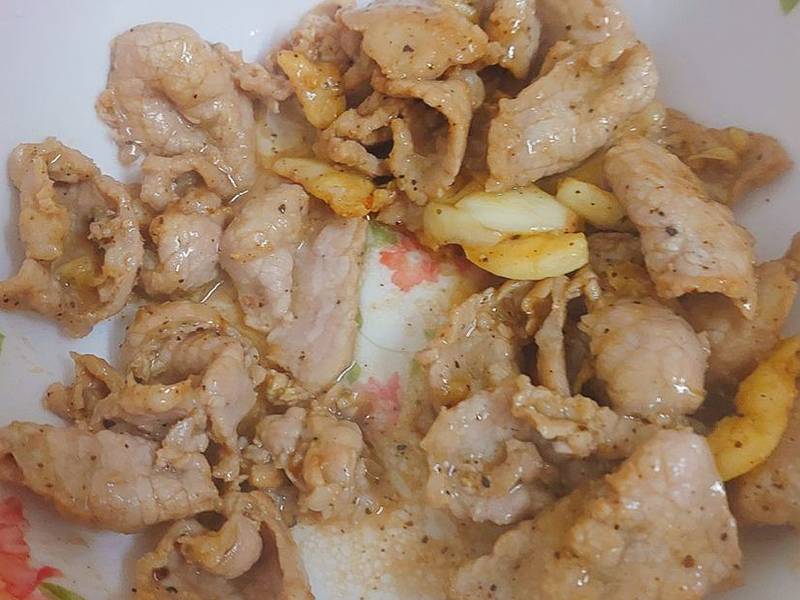 Hovädzie mäso restované s čerstvou cibuľkou krok 7