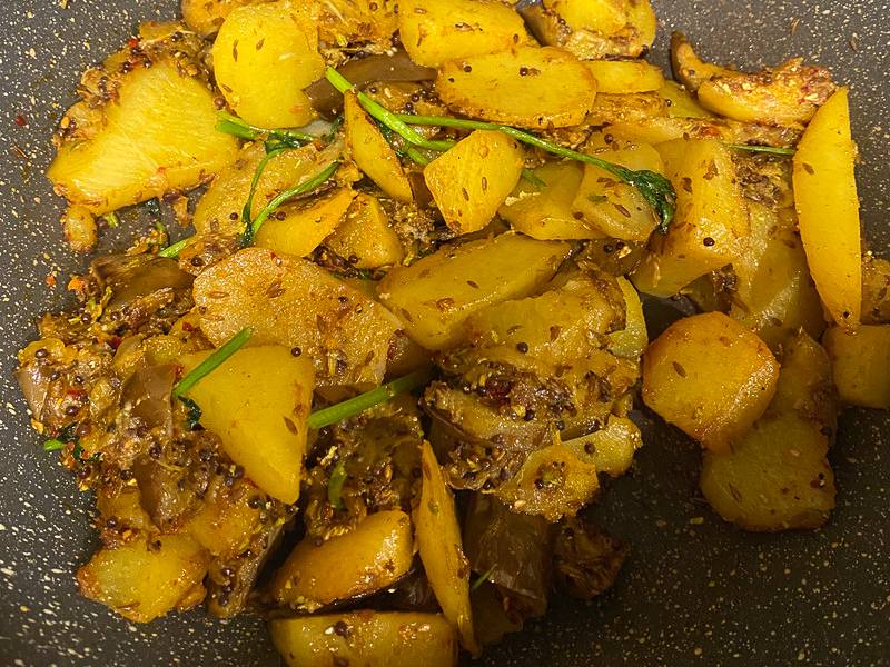 Indické zemiaky s baklažánom krok 9