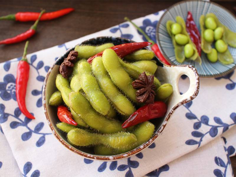 Solené edamame vo varenej slanej vode 6