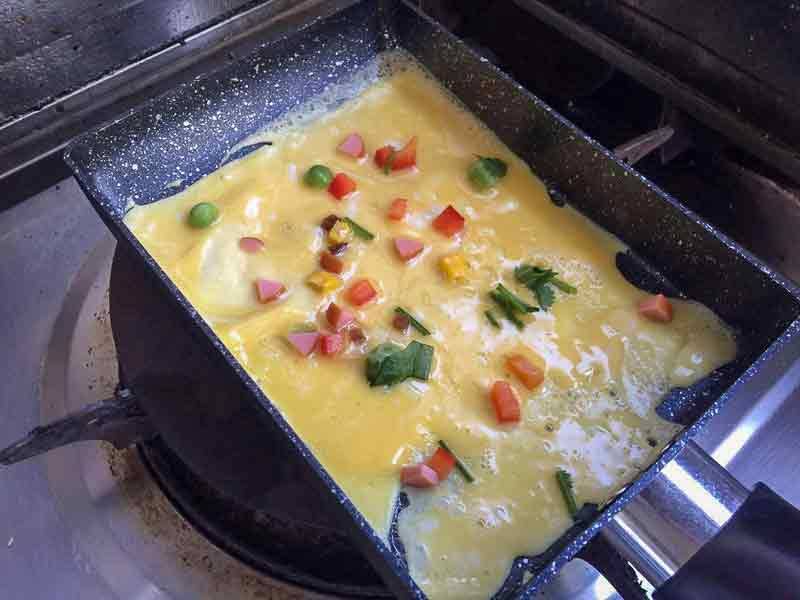 Japonská Tamagoyaki (Japonská omeleta)